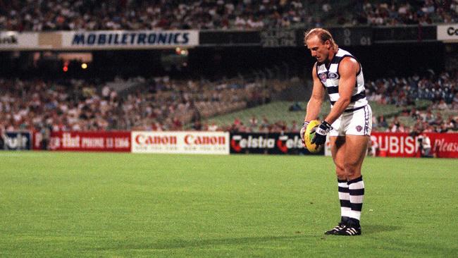 Gary Ablett lines up for goal in 1996. Picture: Wayne Ludbey