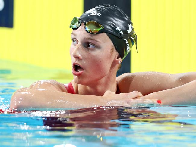 SMETHWICK, ENGLAND - AUGUST 01: Summer McIntosh of Team Canada celebrates after winning gold in the Women's 200m Individual Medley Final on day four of the Birmingham 2022 Commonwealth Games at Sandwell Aquatics Centre on August 01, 2022 on the Smethwick, England. (Photo by Clive Brunskill/Getty Images)