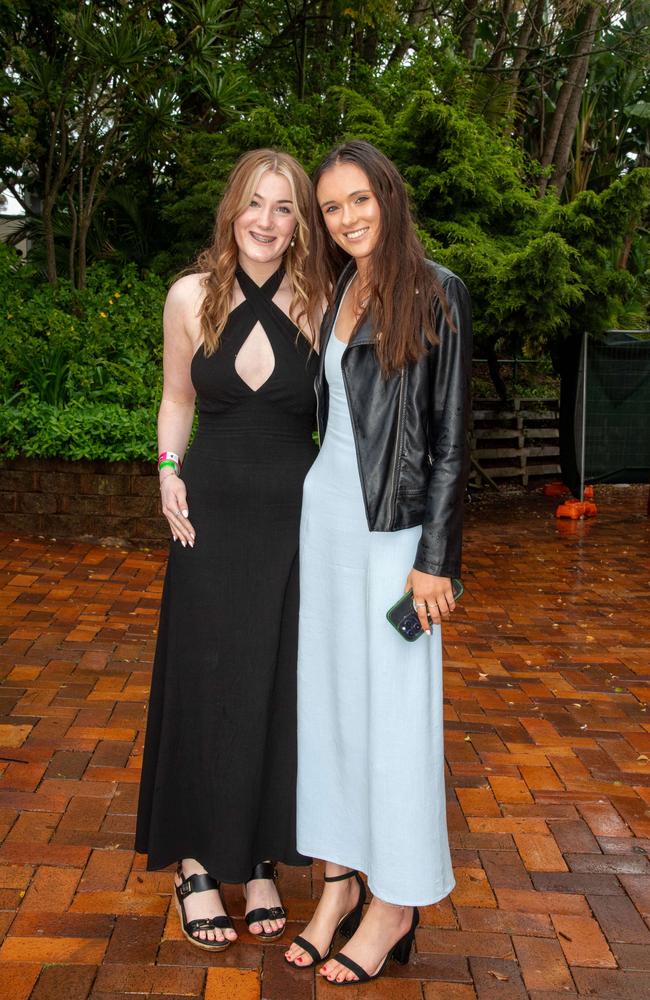 (From left) Claire Harvey and Hannah Powers. Weetwood Raceday at Toowoomba Turf Club. Saturday, September 28, 2024. Picture: Nev Madsen.