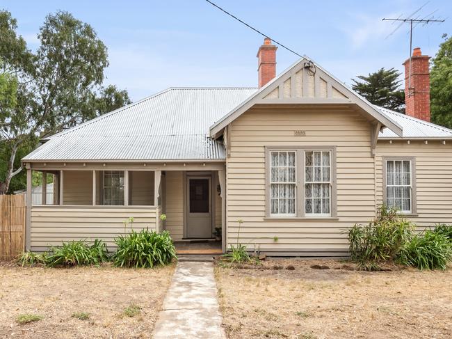 76 High St, Inverleigh, sold prior to auction to a local buyer looking to restore the former schoolmaster's house.