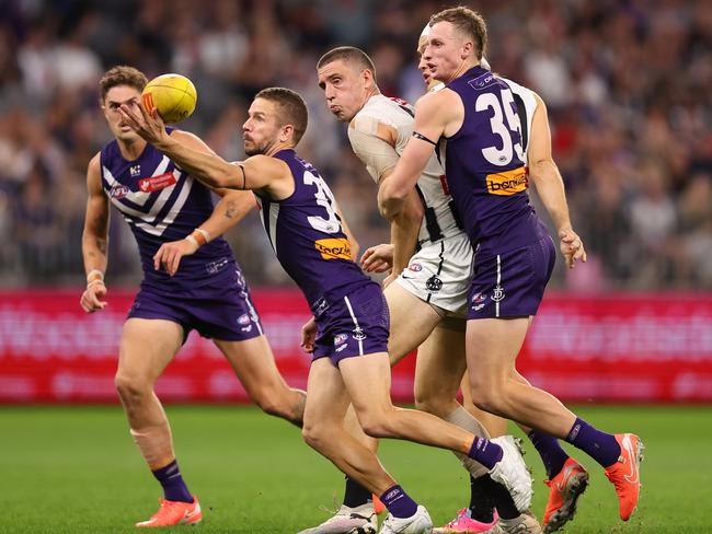 Sam Switkowski takes possession on Thursday night. Picture: Paul Kane/Getty Images