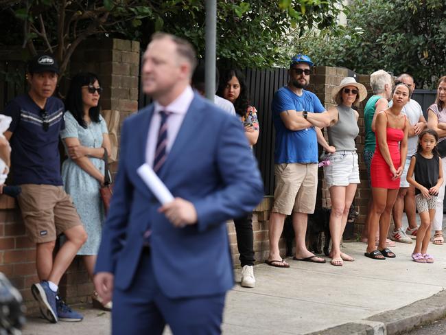 SUNDAY TELEGRAPH. FEBRUARY 17, 2024.Pictured is Auctioneer Jon Craven during an auction at 83 Station St, Tempe today. Picture: Tim hunter.