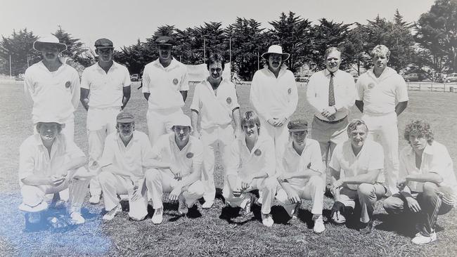 The Gipplsand team that played at Morwell. Back, L-R: Mark Ridgway, Rod Jackson, Russell White, Bob Baldry (c) George Munro (vc) Jeff McDonald (COS), Rohan Merry, Front: Murray Frew, Lindsay Davidson, Wayne Mills, Larry Scammell (12th man) Tom Anton, Ron Marslen (manager) Andrew Stephenson.