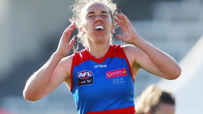 Missed opportunities cost the Bulldogs against the Giants. Picture: AFL Photos/Getty Images