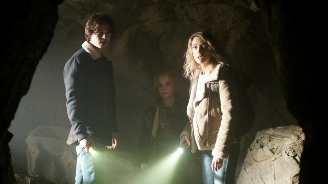 La Brea case from left Jack Martin as Josh Harris, Diesel La Torraca as Isiah, and Natalie Zea as Eve Harris. Picture: Sarah Enticknap/NBC.