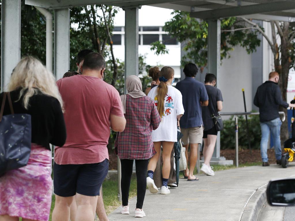 BRISBANE, AUSTRALIA - NewsWire Photos - JANUARY 6TH 2022:  Brisbane residents pictured queuing for testing at the Royal Brisbane WomenÃs Hospital due to the recent Covid-19 Omicron strain outbreak.  Picture: NCA NewsWire / Josh Woning