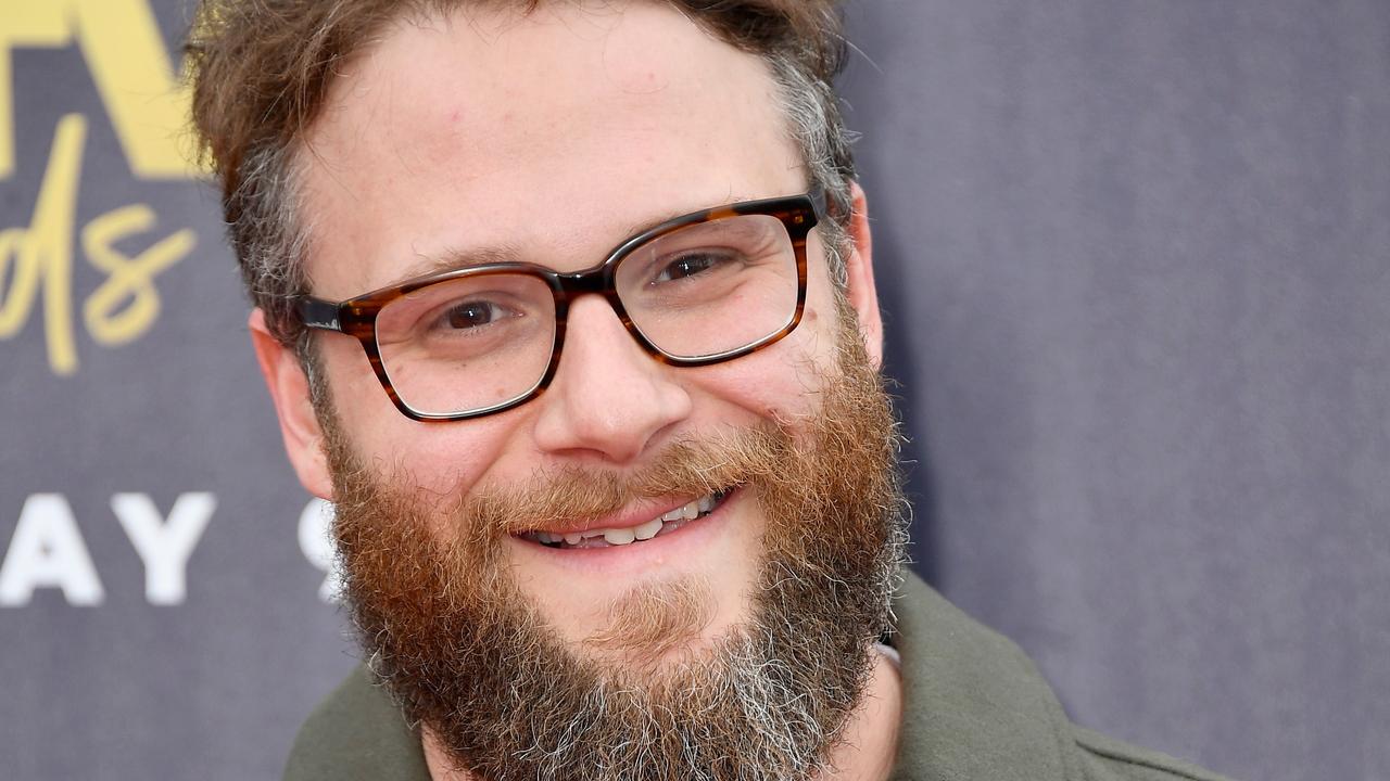 塞斯·罗根 (Seth Rogen) 展示新发型并刮掉胡须 | 照片