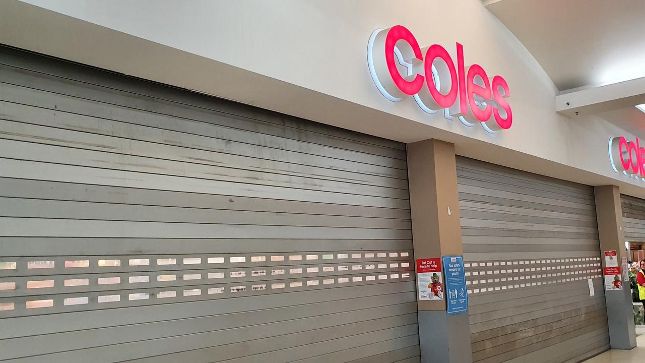 Shoppers flocked to Woolworths after Coles supermarkets around Australia were forced to close their doors due a massive payments system glitch. Picture: Supplied via NCA NewsWire