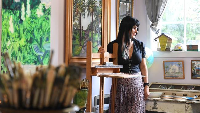 Renowned Australian tetrachromat artist, Concetta Antico, has recently relocated to Byron Bay after 3 decades in California