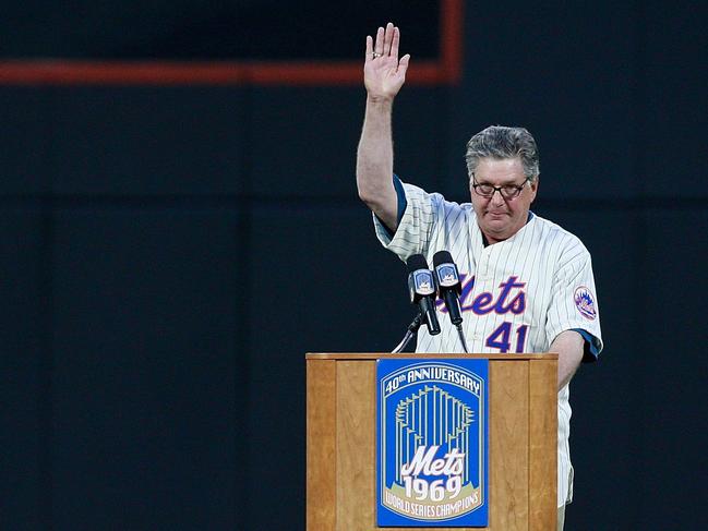 Tom Seaver speaks during the presentation commemorating the New York Mets 40th anniversary of the 1969 World Championship team.