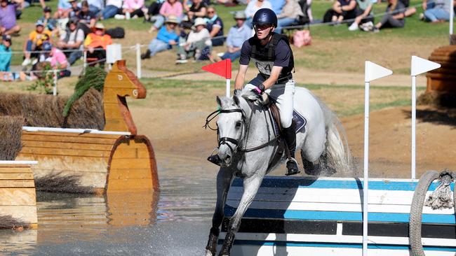 NSW Oliver Barrett competing on Sandhills Special, leading the three star competition. Picture: NCA NewsWire / Kelly Barnes