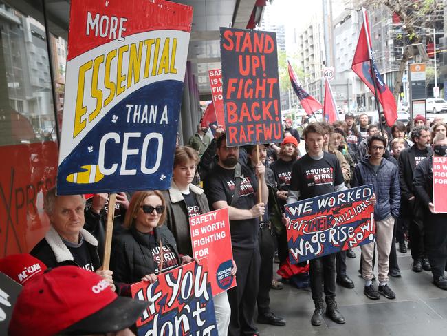 MELBOURNE, AUSTRALIA - NewsWire Photos, OCTOBER 7, 2023. Coles and Woolworths workers strike. Picture at the Coles in Spencer street, Melbourne.  Picture: NCA NewsWire / David Crosling