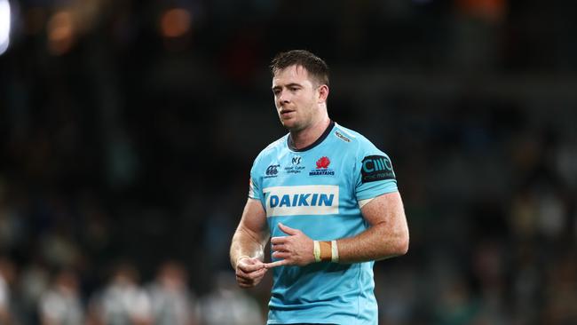 SYDNEY, AUSTRALIA - APRIL 27: Jed Holloway of the Waratahs is sent off during the round 11 Super Rugby match between the Waratahs and Sharks at Bankwest Stadium on April 27, 2019 in Sydney, Australia. (Photo by Mark Metcalfe/Getty Images)