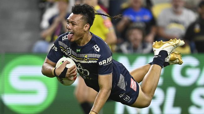 Jeremiah Nanai scores a try. (Photo by Ian Hitchcock/Getty Images)