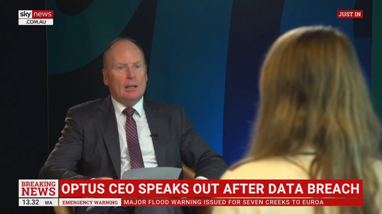 Optus CEO dodges question of resignation after massive data leak