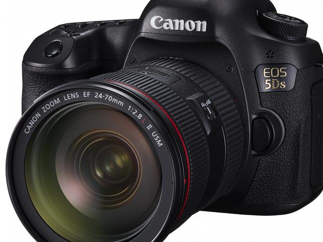 Canon EOS 5DS 50.6 megapixel DSLR camera