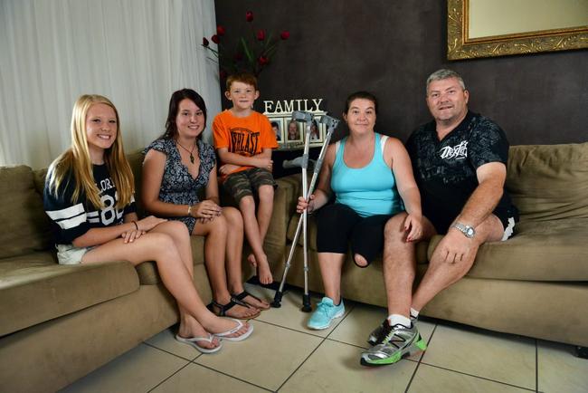 Paula Gowland lost a leg and needs help fundraising to pay for operations. Pictured. (LtoR) Ashlee, 13, Jess, 18, Eathan, 7, Paula and husband John. Photo Patrick Woods / Sunshine Coast Daily. Picture: Patrick Woods