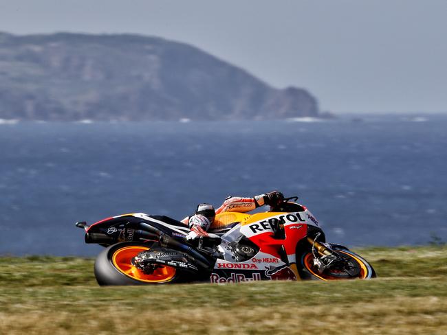 Marquez clips the apex at the Southern Loop.