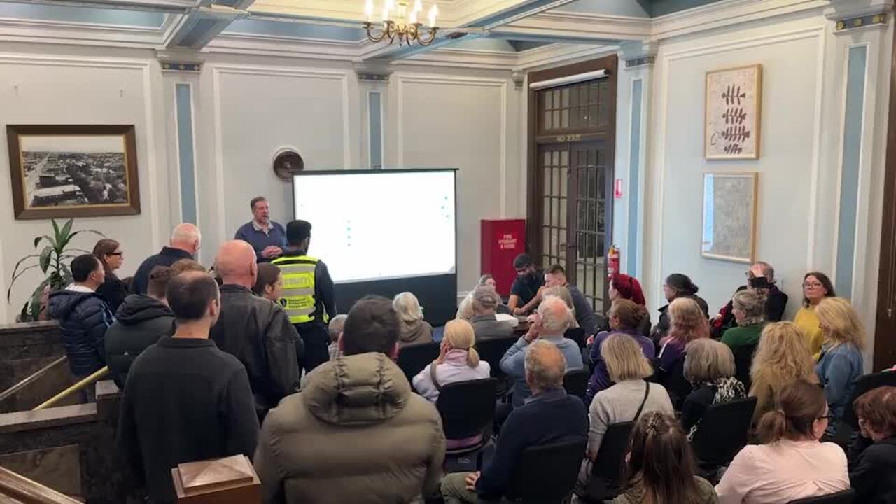 Over 100 residents pack Stonnington council meeting