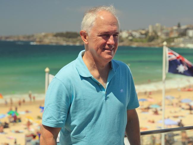 SYDNEY, AUSTRALIA - JANUARY 01:  Australian Prime Minister Malcolm Turnbull at Bondi Beach after announcing an increase in funding for Surf Life Saving Australia on January 1, 2018 in Sydney, Australia.  (Photo by Mark Evans/Getty Images)