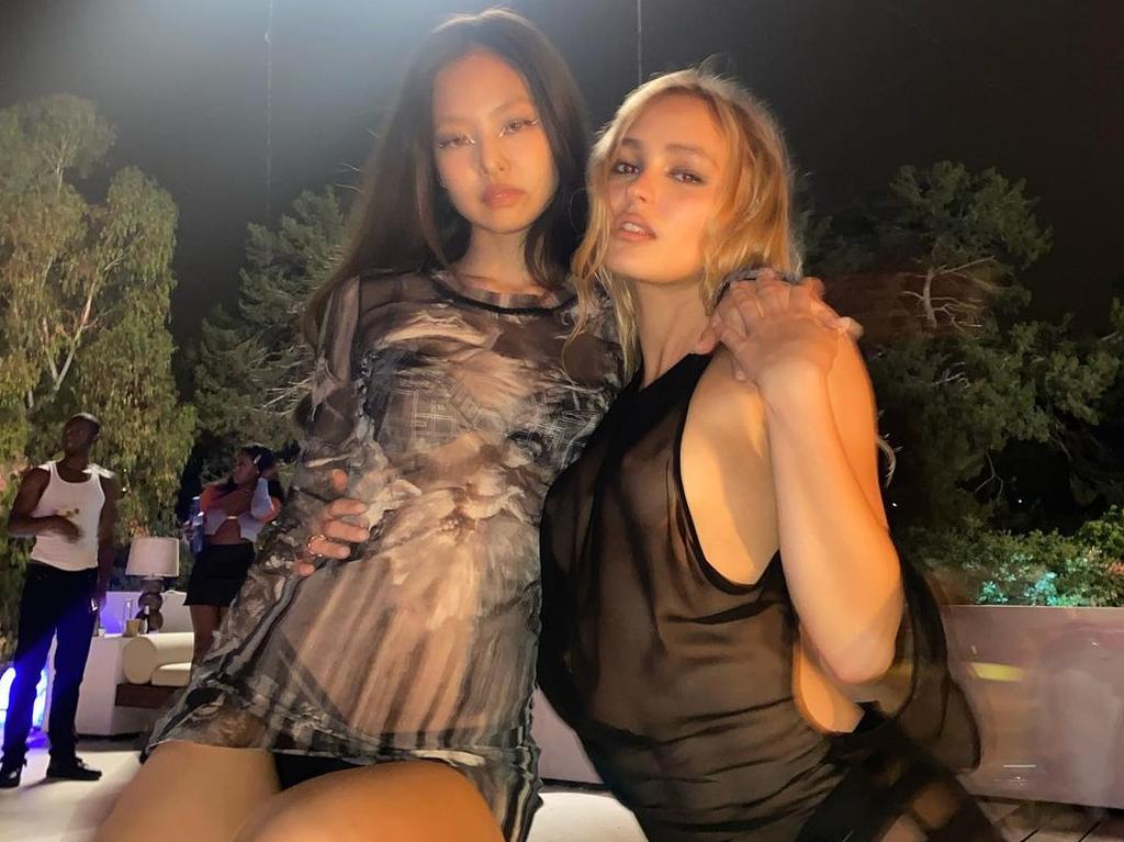 Lily Rose Depp Shares Behind The Scenes Photos From The Idol Nt News 