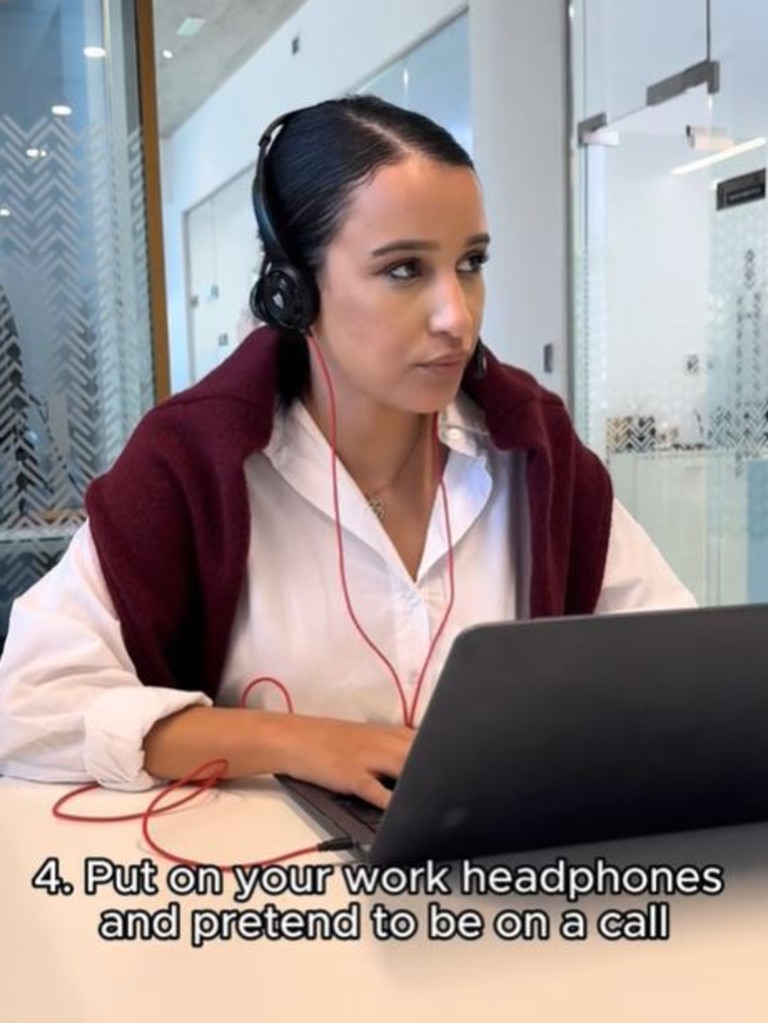 People online are sharing all the tricks they use to appear busy at work. Picture: @kurtains.ae/TikTok