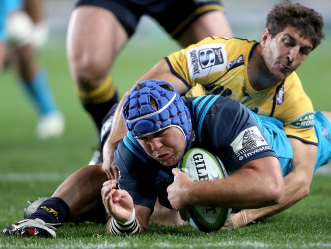 AUCKLAND, NEW ZEALAND - JULY 08: James Parsons of the Blueds scores a try during the round 16 Super Rugby match between the Blues and the Brumbies at Eden Park on July 8, 2016 in Auckland, New Zealand. (Photo by Phil Walter/Getty Images)