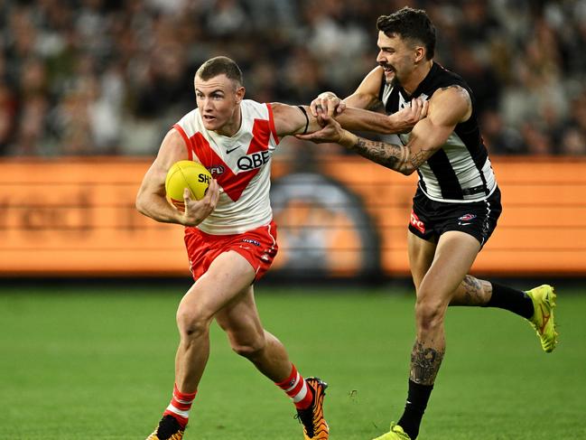 Chad Warner’s Swans outworked and out-tackled the reigning premiers, Collingwood. Picture: Quinn Rooney/Getty Images