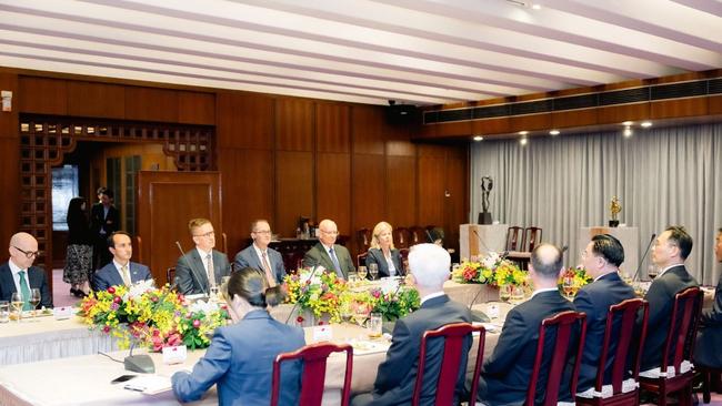 Taiwan's Foreign Minister Joseph Wu dines with the group of Australian politicians in Taipei Picture - X