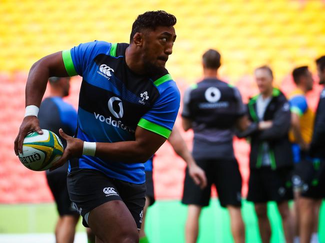 Ireland's Bundee Aki attends the captain's run training session at Suncorp Stadium in Brisbane on June 8, 2018, ahead of the rugby match between Australia and Ireland on June 9. / AFP PHOTO / Patrick HAMILTON / -- IMAGE RESTRICTED TO EDITORIAL USE - STRICTLY NO COMMERCIAL USE --