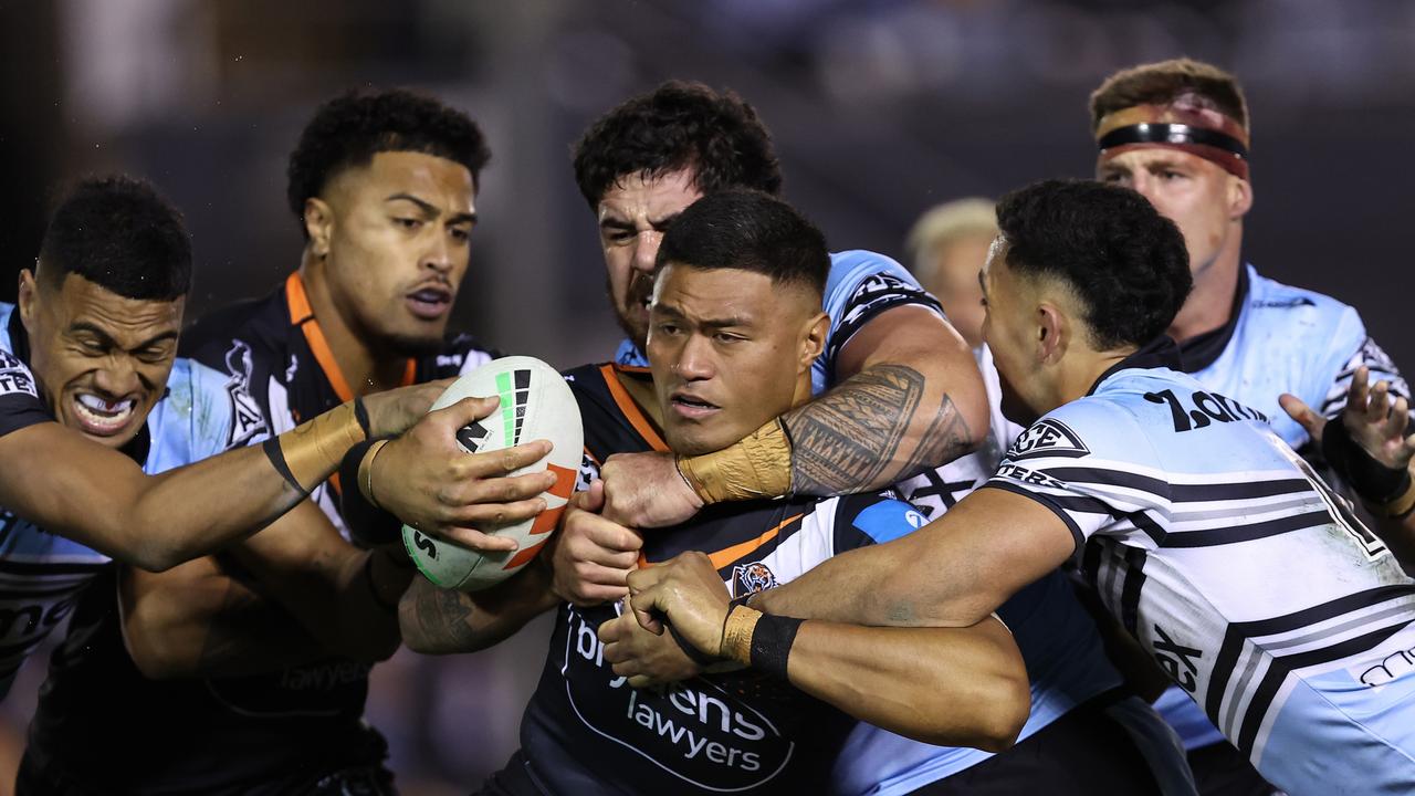 The Bulldogs have entered the race to sign prop forward Stefano Utoikamanu for 2025. Picture: Brendon Thorne/Getty Images