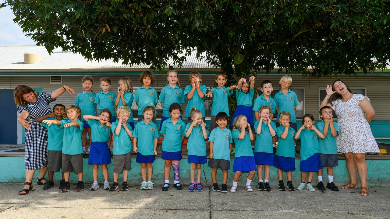 Ocean Shores Public School Kindergarten class of 2023: Mia Andrew, Garv Arora, Lucy Cornale, Delucca Doyle, Yves Dredge, Sage Halliday, Kaia Hoekstra-Mason, Raph Johnston, Xander Newman, Sunny Reilly, Hunter Stepto, Aluna, Stevenson, Frankie Andrews, Gussy Batchelor, Denali Chiarelli, Anea Doncaster, Or Eldar, Alice Komarov, Mahli Murray, Sage Quinlivan, Jack Shaw, Harley Spinks, Makito Watanabe, Kobi Watts, Alfie Williams, Beau Lyster with teachers Jess and Kelly.