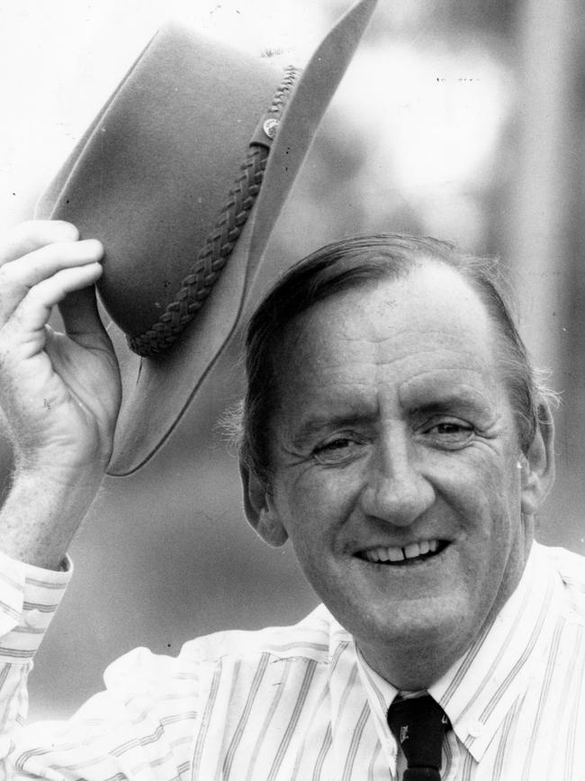 Tim Fischer with his trademark Akubra hat in 1990.