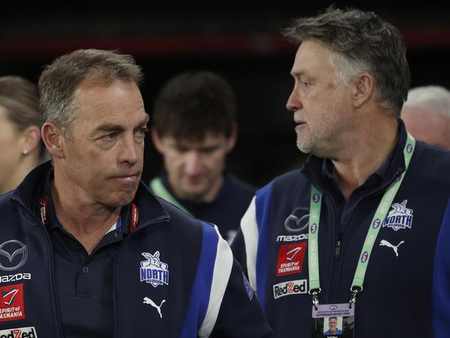 MELBOURNE, AUSTRALIA - AUGUST 18: Alastair Clarkson, Senior Coach of the Kangaroos (L) looks on along side Todd Viney, assistant coach of the Kangaroos during the round 23 AFL match between Western Bulldogs and North Melbourne Kangaroos at Marvel Stadium, on August 18, 2024, in Melbourne, Australia. (Photo by Daniel Pockett/Getty Images)