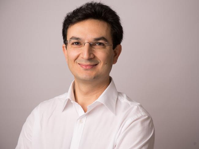 Orthopaedic surgeon Dr Munjed Al-Muderis has become an advocate for refugees, having fled Baghdad himself nearly 20 years ago to settle in Australia.