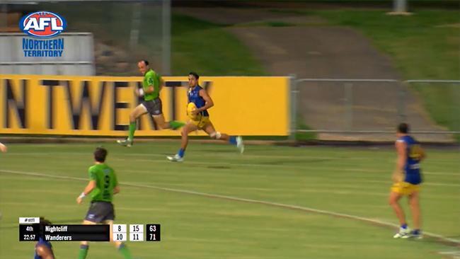 NTFL umpire's speedy run