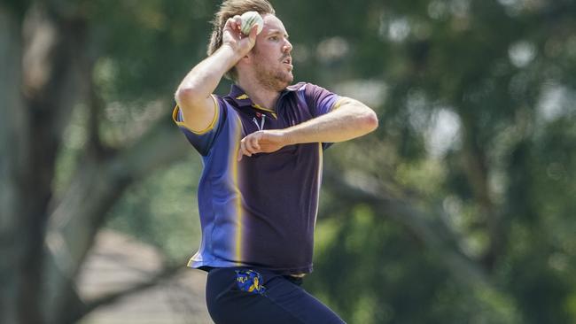 David King bowling for Ringwood. Picture: Valeriu Campan