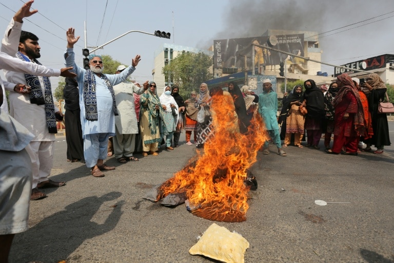 US calls on India and Pakistan to ‘de-escalate’