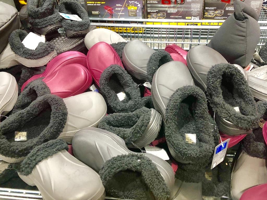 Crocs aldi store