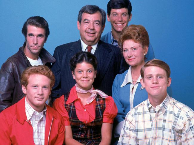 Erin Moran (centre) with her Happy Days co-stars.