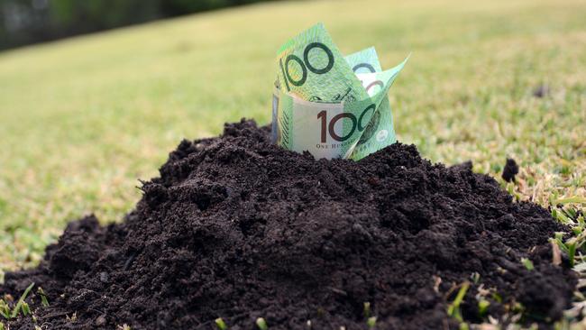 Australians are pulling less money out of superannuation early. Picture: Cathy Adams.