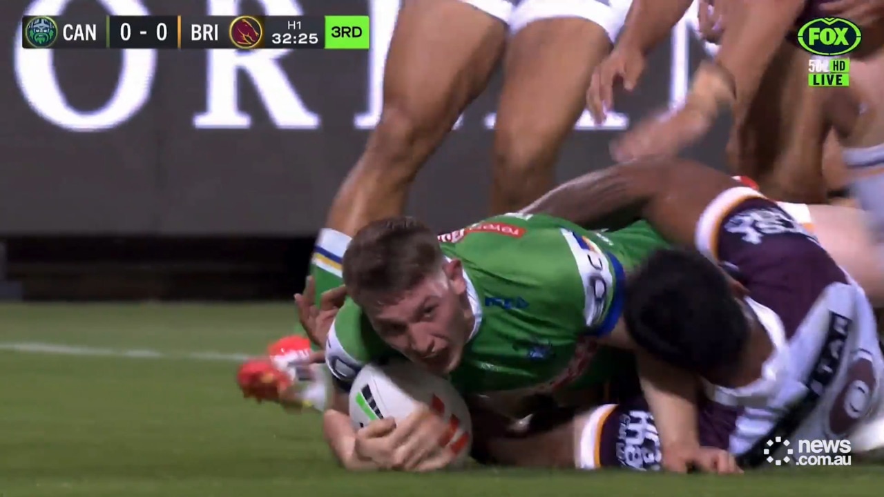 Matty Nicholson scores on NRL debut