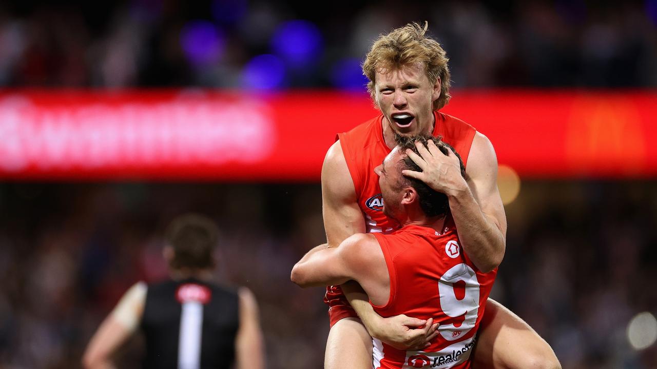 Callum Mills celebrates with Will Hayward. Picture: Cameron Spencer/Getty Images