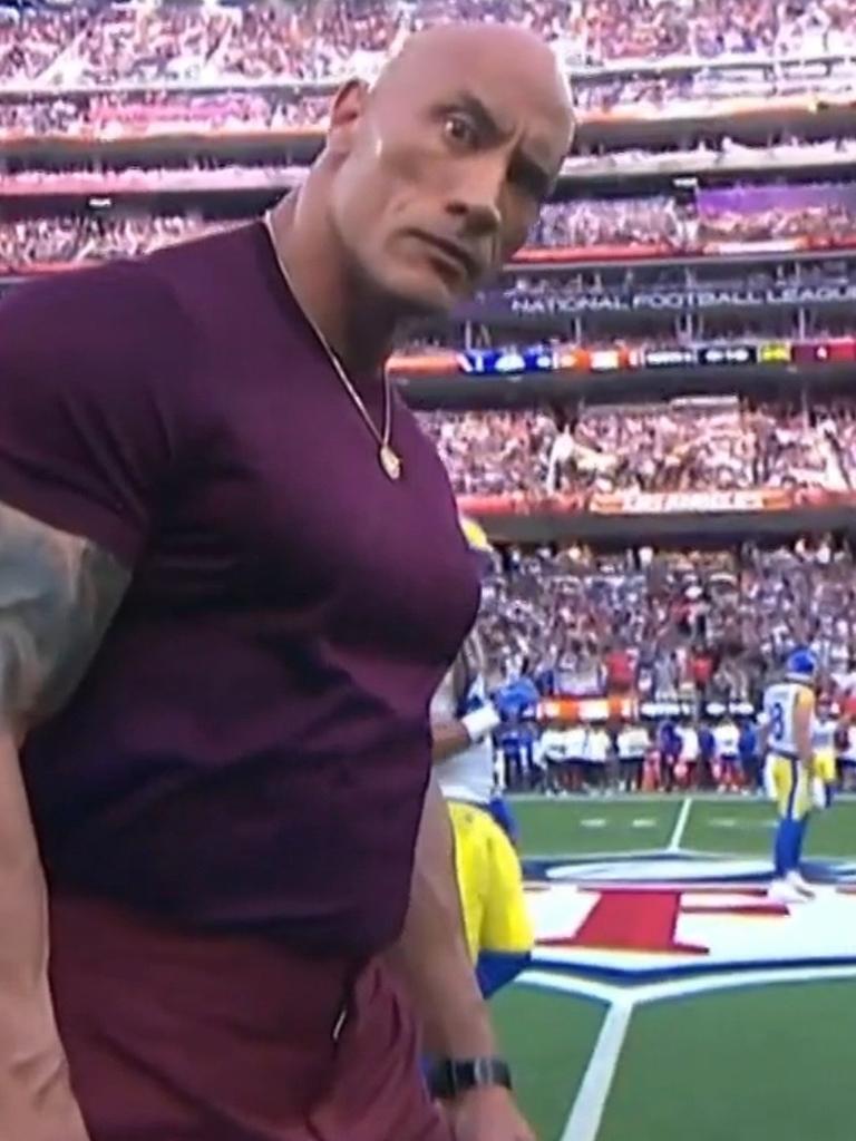 Dwayne Johnson Kicks Off the Super Bowl With Energizing Speech - The New  York Times