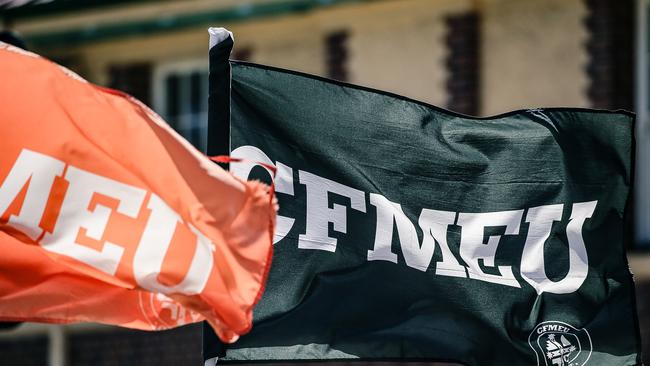 NCA NEWSWIRE BRISBANE AUSTRALIA 18/09/2023 A generic photo of a CFMEU Flag outside a work site. Picture: Glenn Campbell/NcaNewsWire