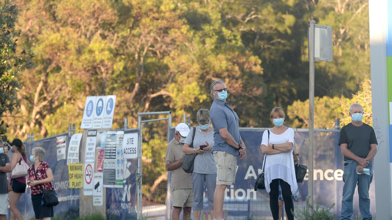 People are queuing at testing sites. Picture: NCA NewsWire / Jeremy Piper