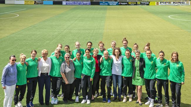 Players from the 1979 Matildas team and current Matildas team pose for a group photo. Photo by Jenny Evans/Getty Images)