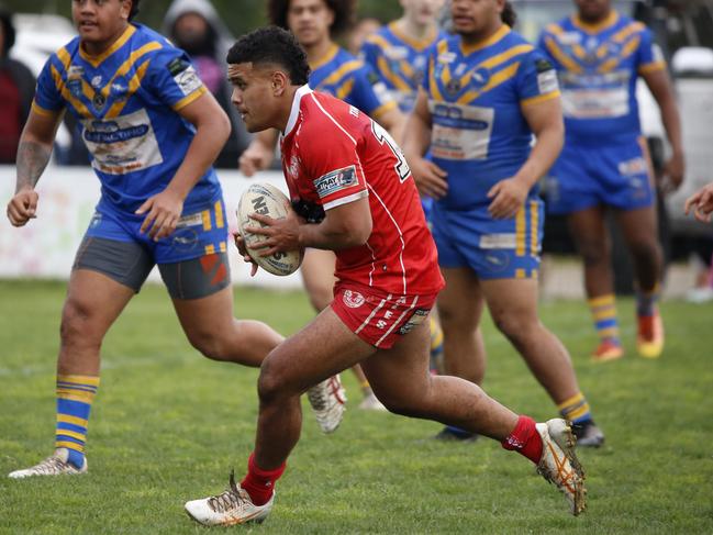 Kimball Liufau takes a hitup. Picture Warren Gannon Photography