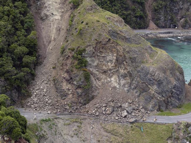 The Defence Force will send a ship on Monday night towards Kaikoura. Picture: David Alexander/SNPA via A.