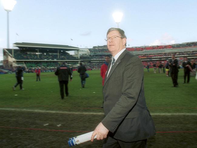 Wayne Jackson, pictured at the 2003 grand final, leaves the MCG for the last time as CEO of the AFL